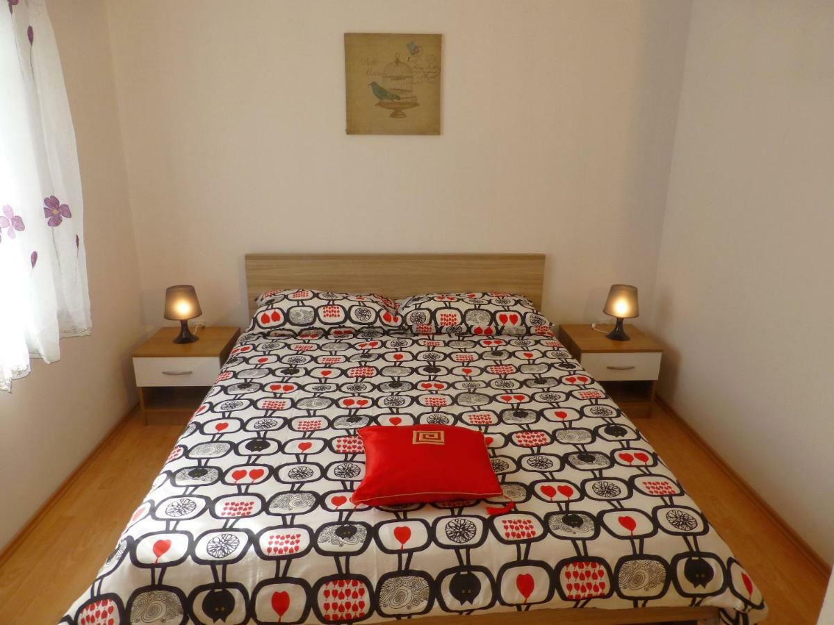 Apartments Kvesic Šilo 外观 照片